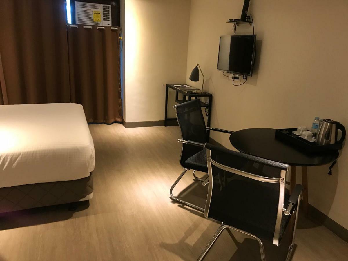 Maxx Hotel Ortigas Pasig City Kültér fotó