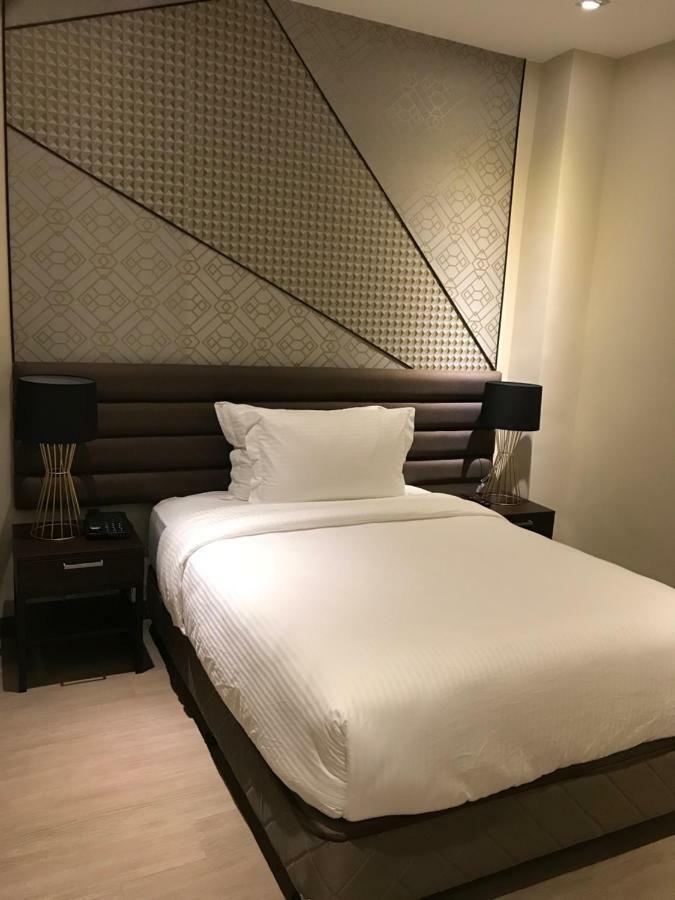 Maxx Hotel Ortigas Pasig City Kültér fotó